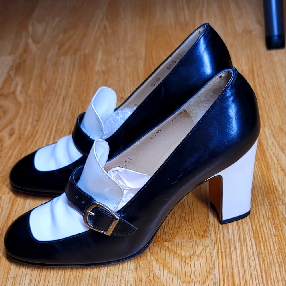 Salvatore ferragamo black/white leather heels shoes 6.5